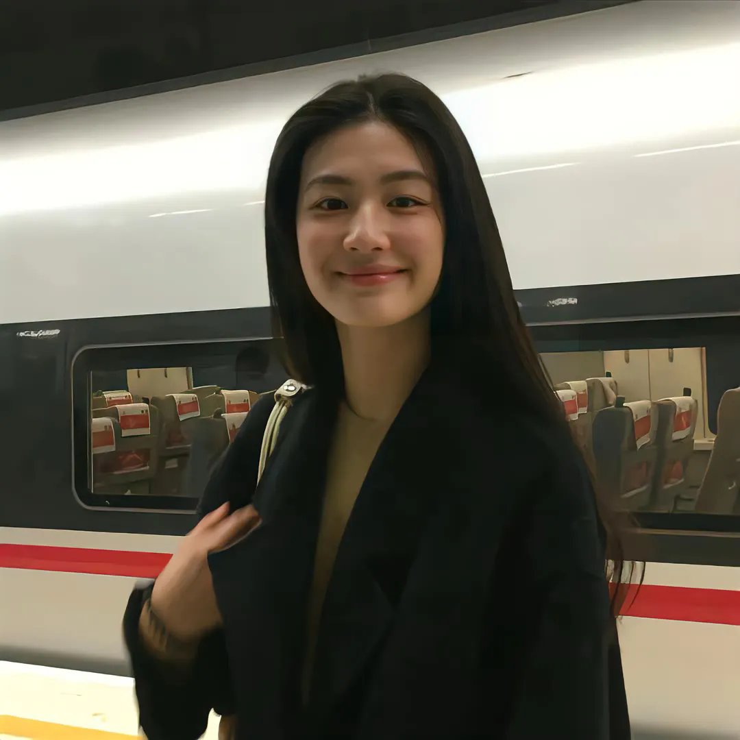 照片里的伴娘
